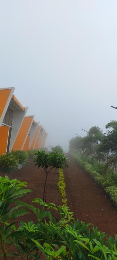 Mountain N Lake Resort Igatpuri Bagian luar foto